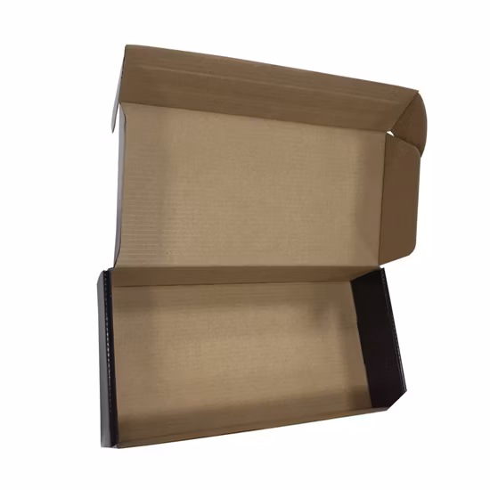 Boîte de papier Kraftpaperbag à poignée plate écologique recyclée pour vêtements avec impression pour un usage quotidien